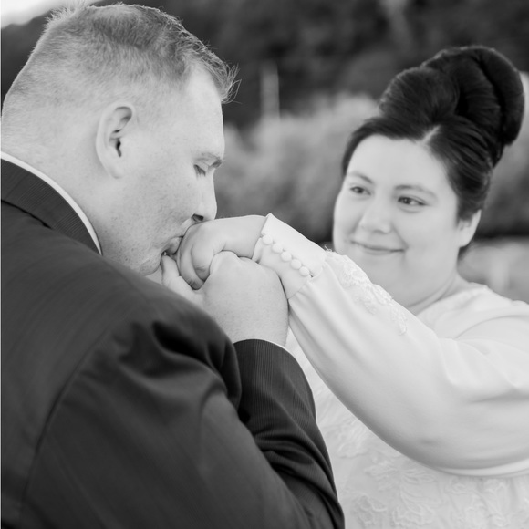 Meet your Posher, Amanda - Picture 2 of 16